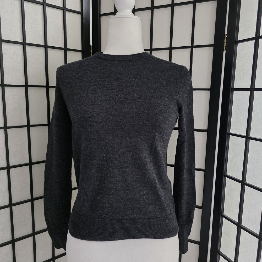 Uniqlo 100% Merino Wool Dark Gray Sweater Small